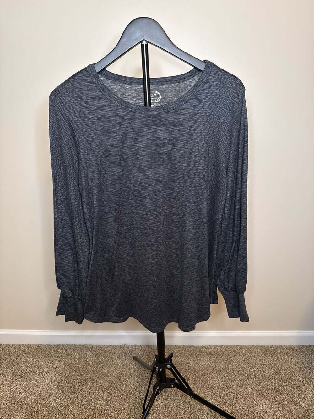 Maurices 24/7 Heathered Gray Long Sleeve Top with Puff Cuffs Size XL